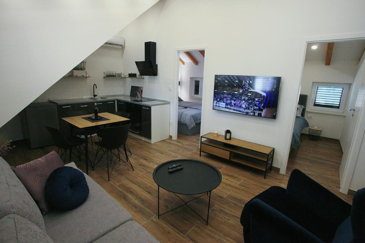 New Split Central Apartments Jakov & Niko ภายนอก รูปภาพ